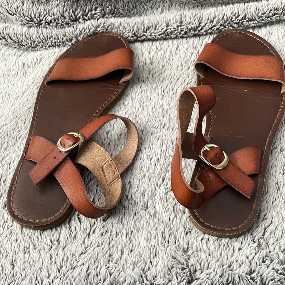 Merona Simple Brown Sandals in Size 9.5